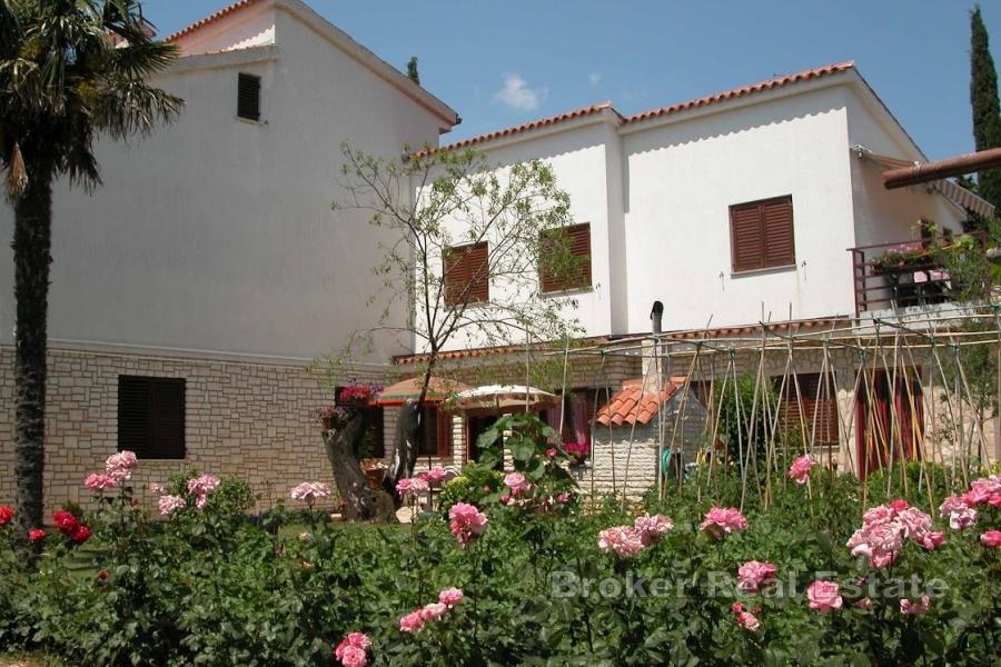 Appartement de deux chambres dans une station touristique
