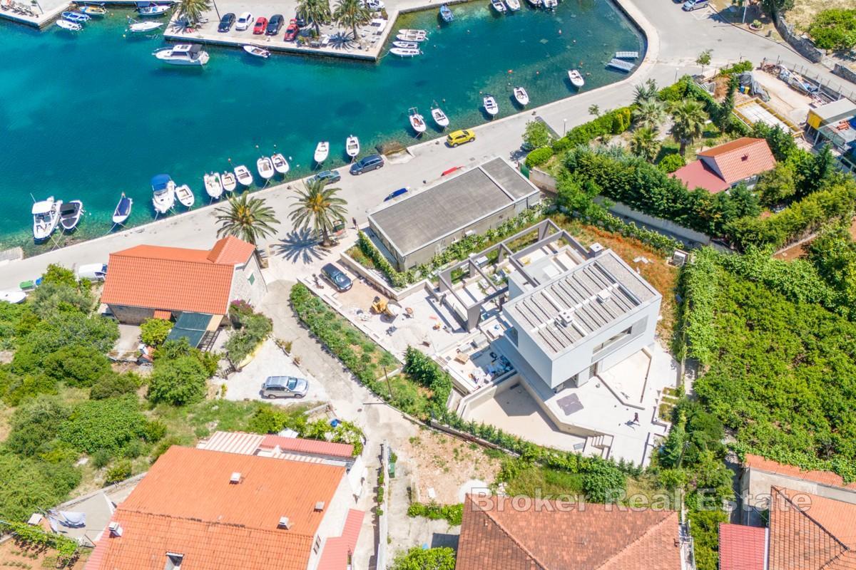 Villa i första raden mot havet