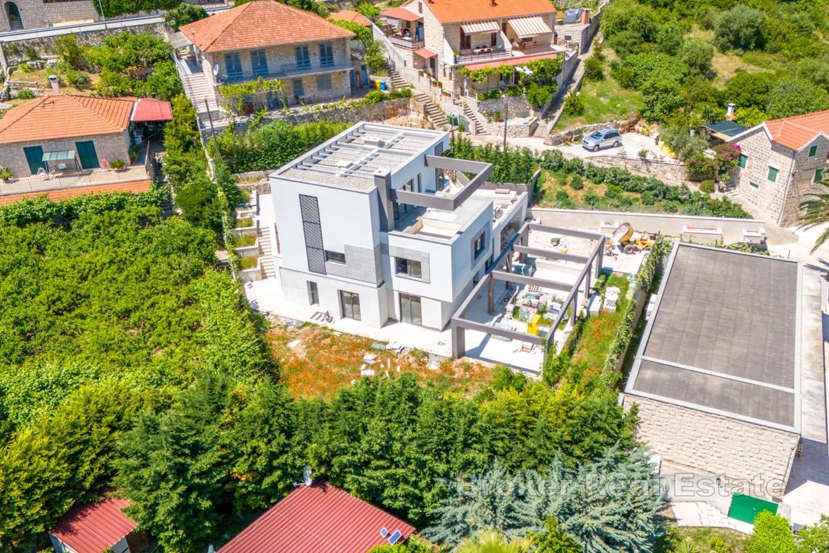 Villa au premier rang de la mer