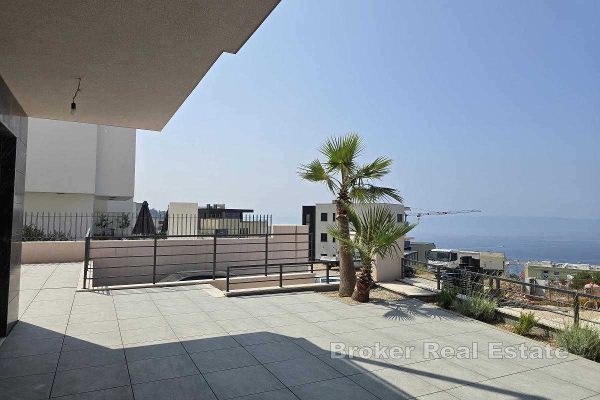 Modernes Haus mit Swimmingpool in attraktiver Lage