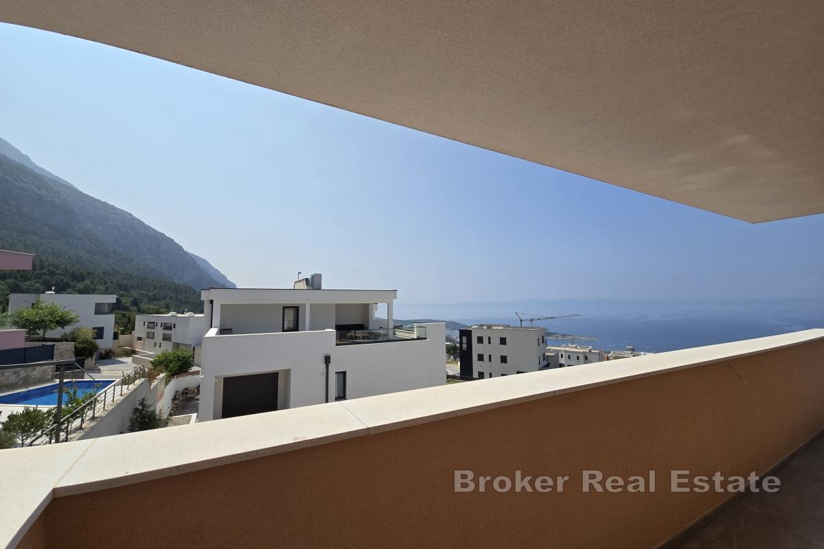 Moderní dům s bazénem v atraktivní lokalitě