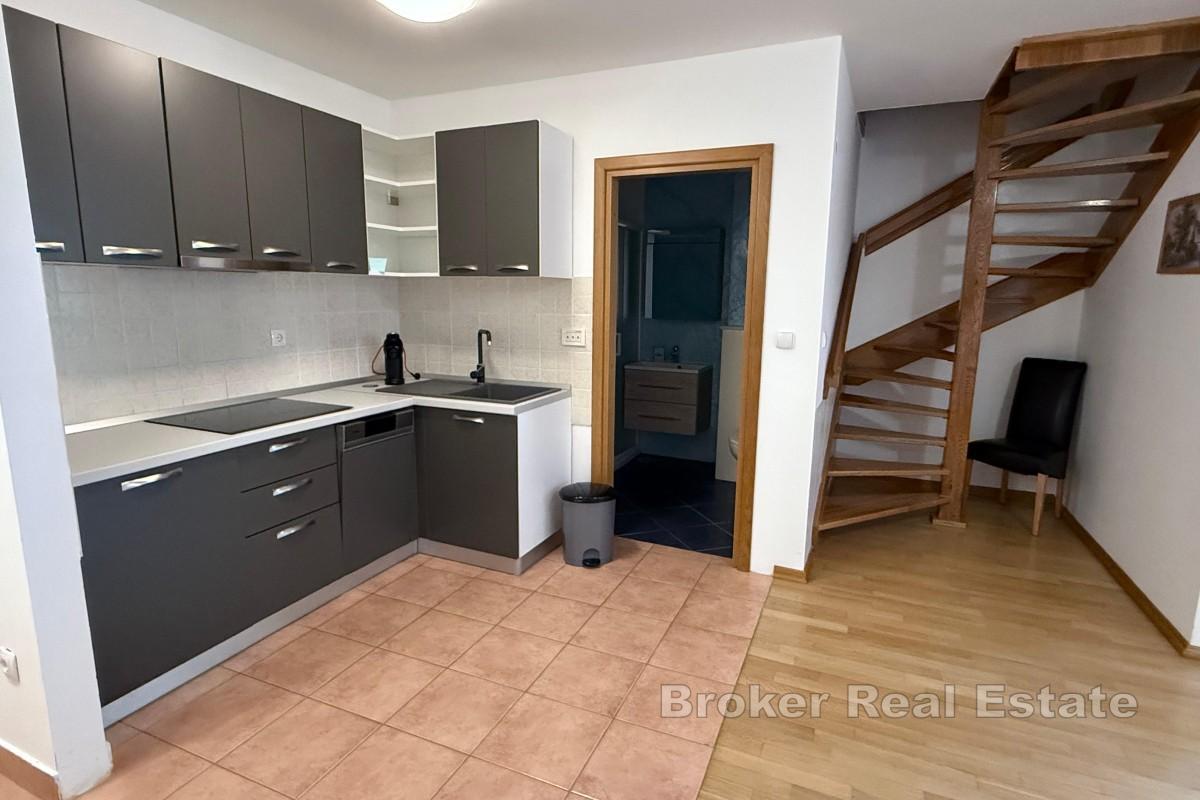 Dvoetažni apartman u blizini plaže