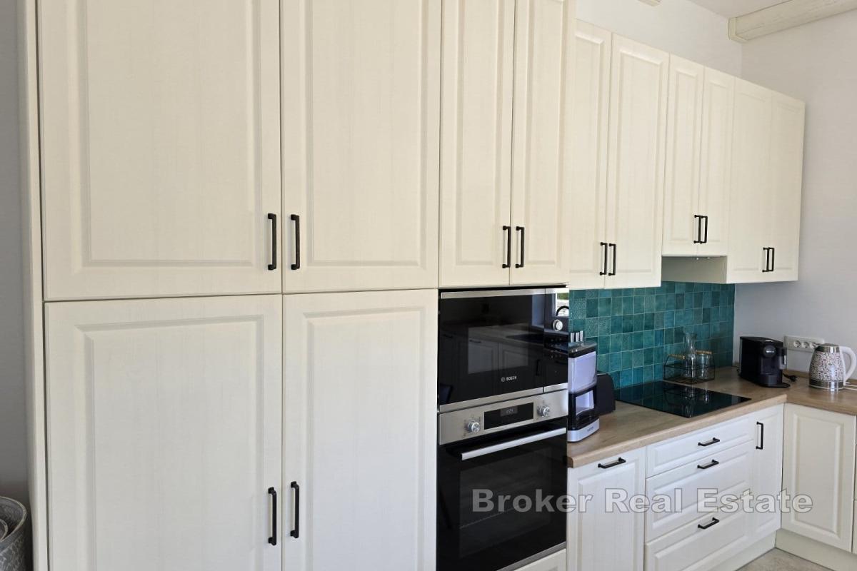 Vila s bazénem a otevřeným výhledem na moře