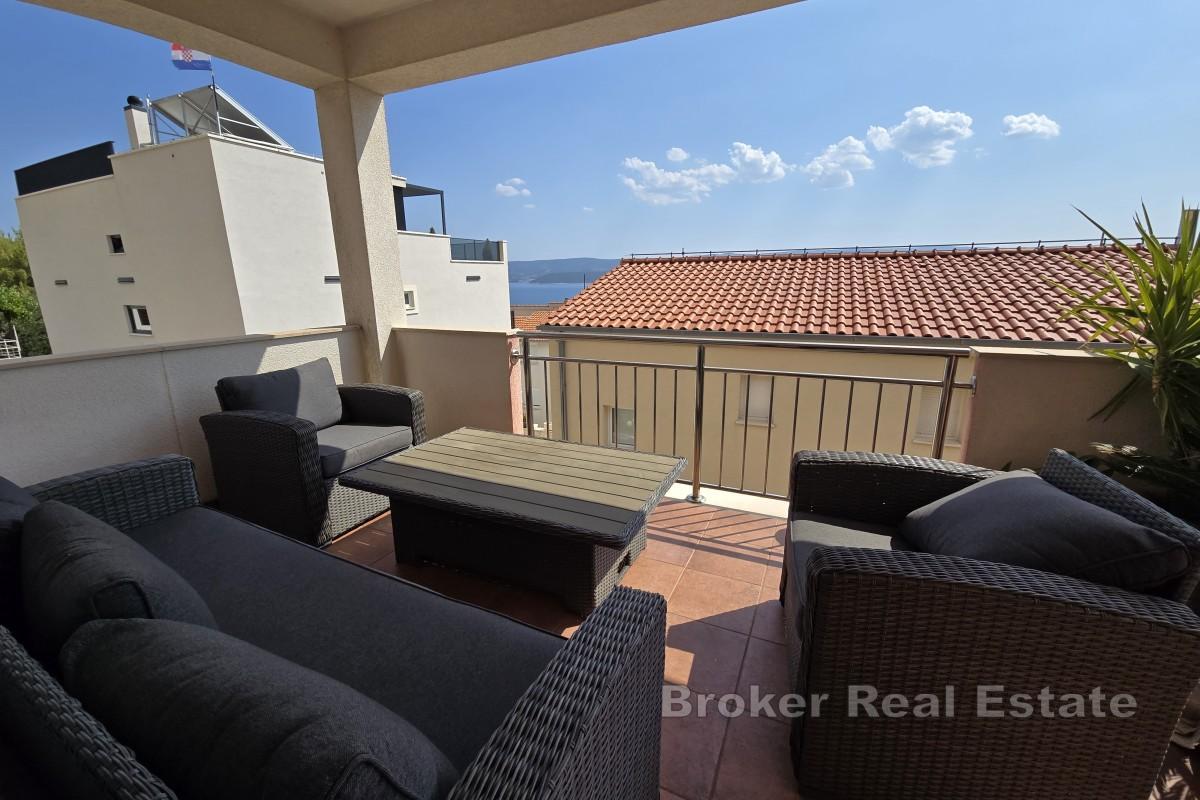 Dom apartamentowy z widokiem na morze