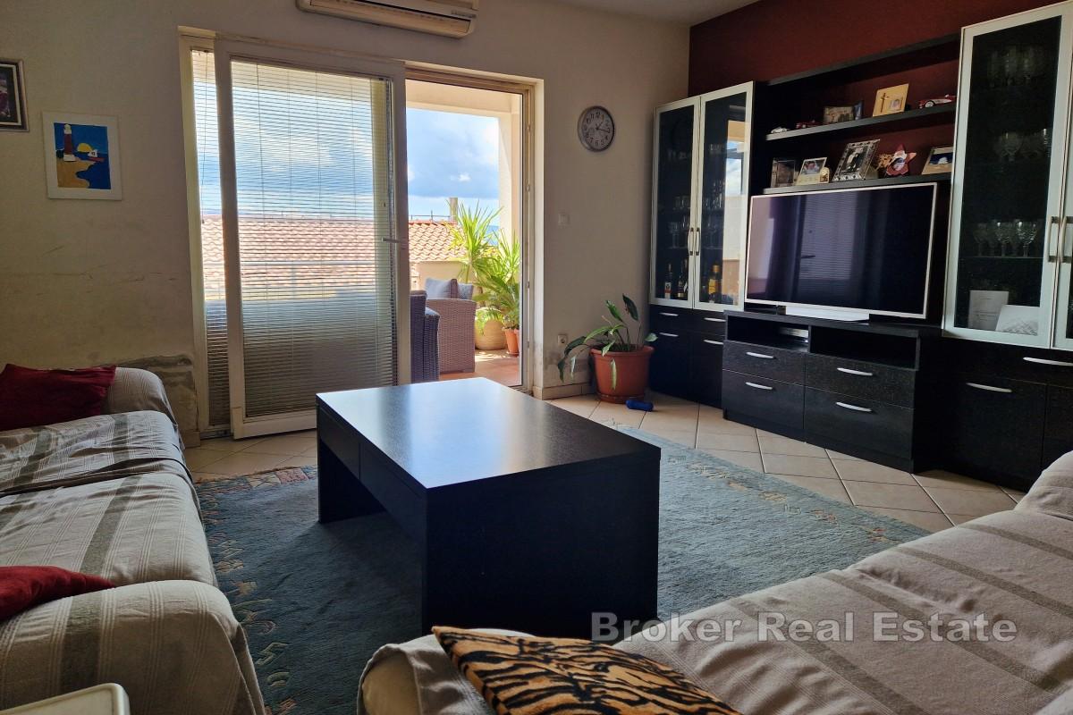 Dom apartamentowy z widokiem na morze