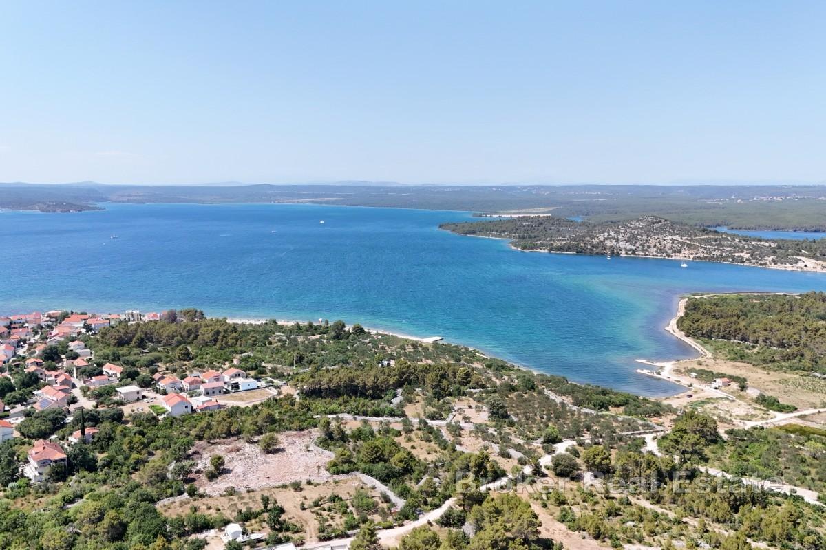 Terreno edificabile con progettazione concettuale