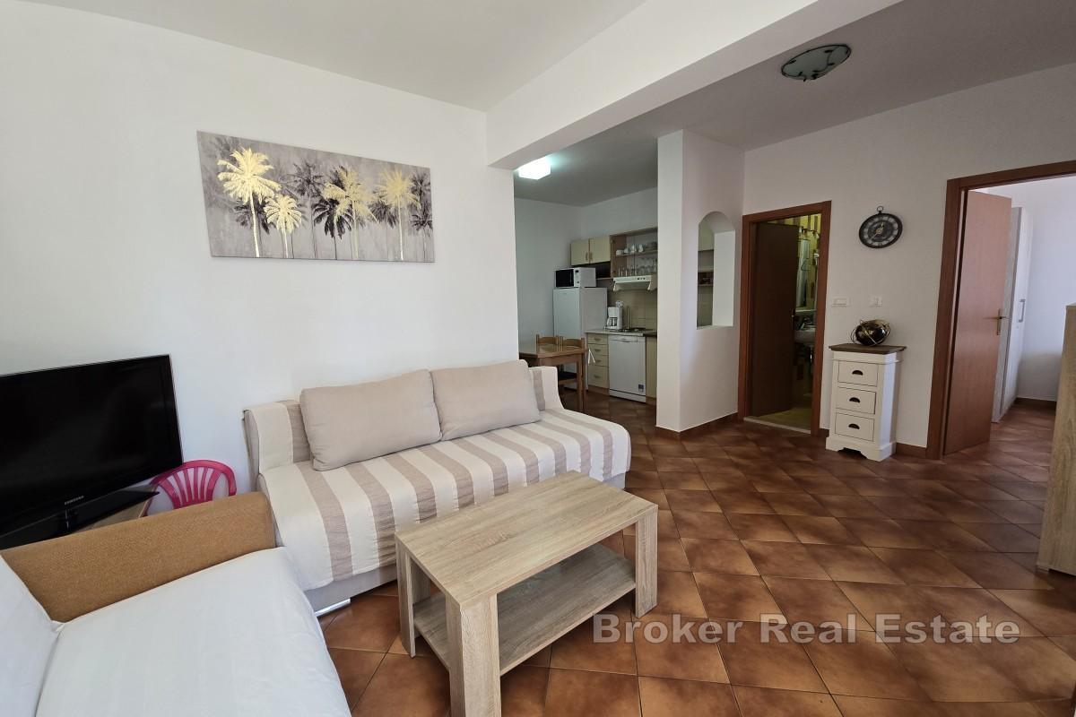 Dvosobni apartman s pogledom na more