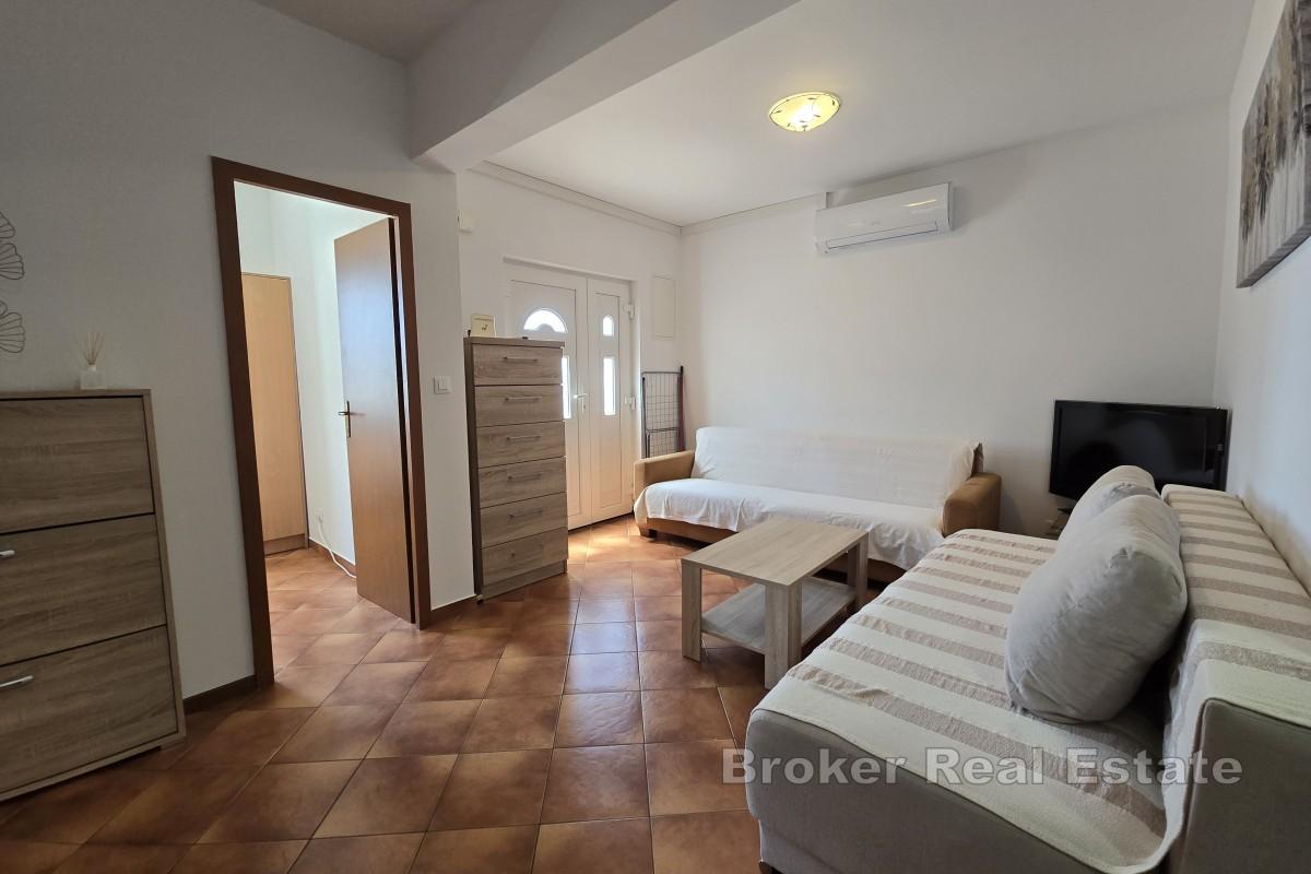 Dvosobni apartman s pogledom na more