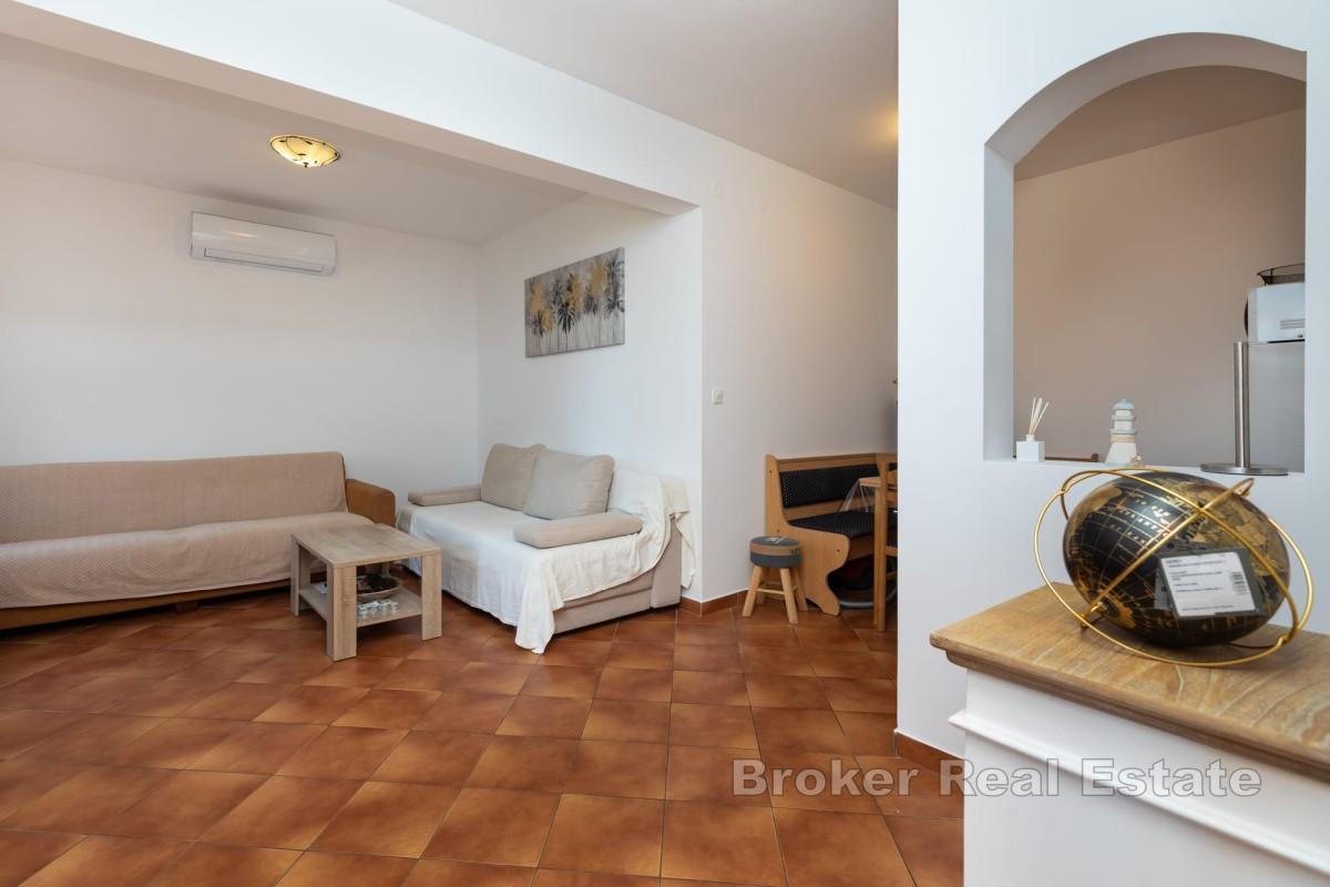 Dvosobni apartman s pogledom na more