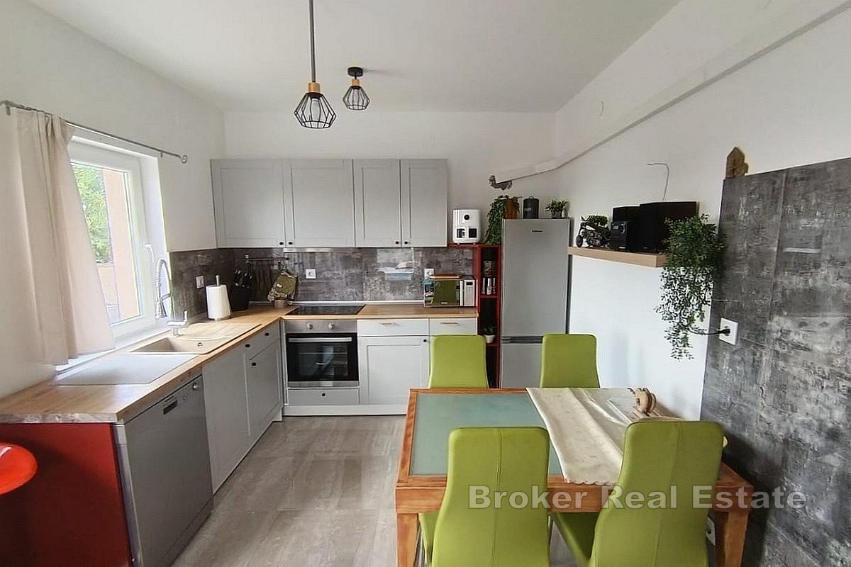 Haus mit Pool und Meerblick