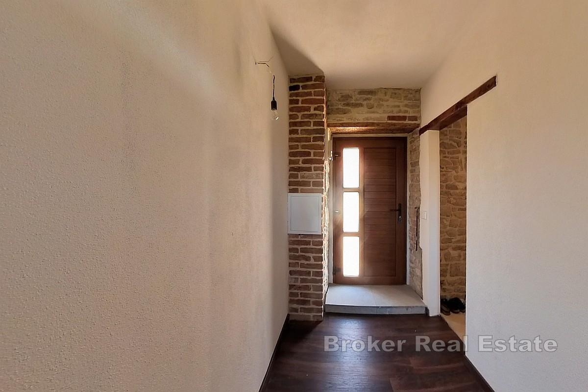 Каменный дом сблокированной застройки