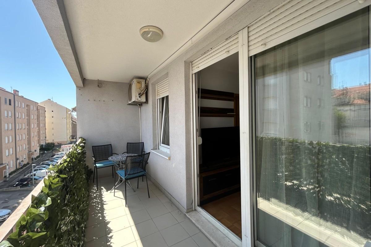 001-5397-30-Solin-Fully-furnished-apartment-in-a-quiet-location-for-rent