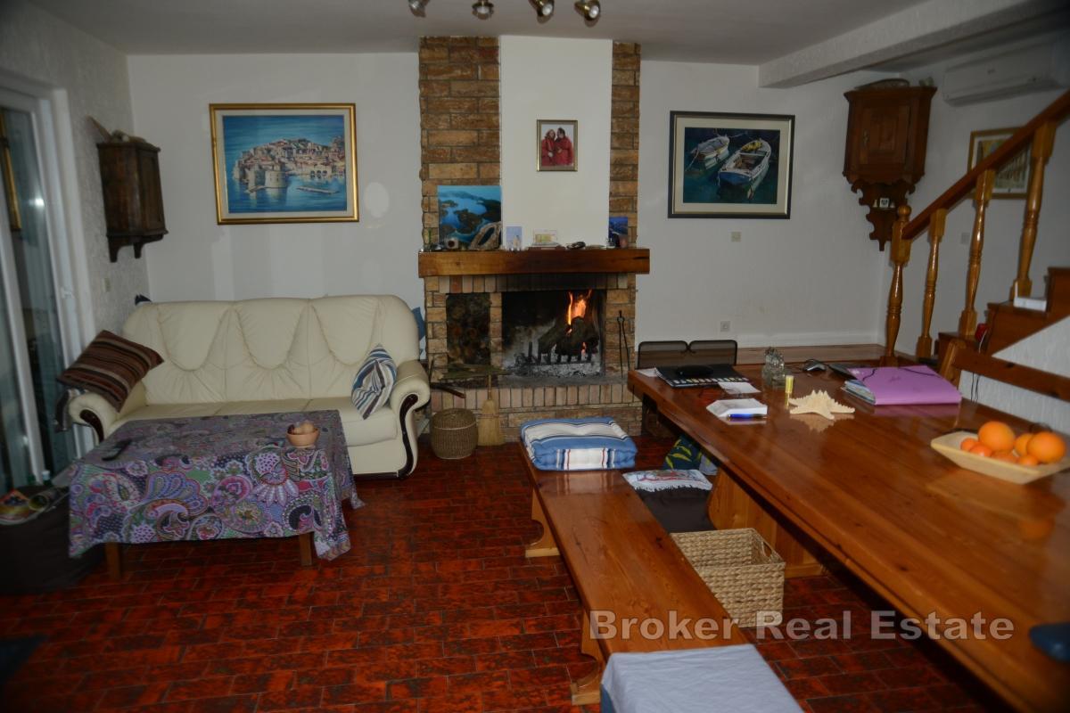 Hus första raden mot havet