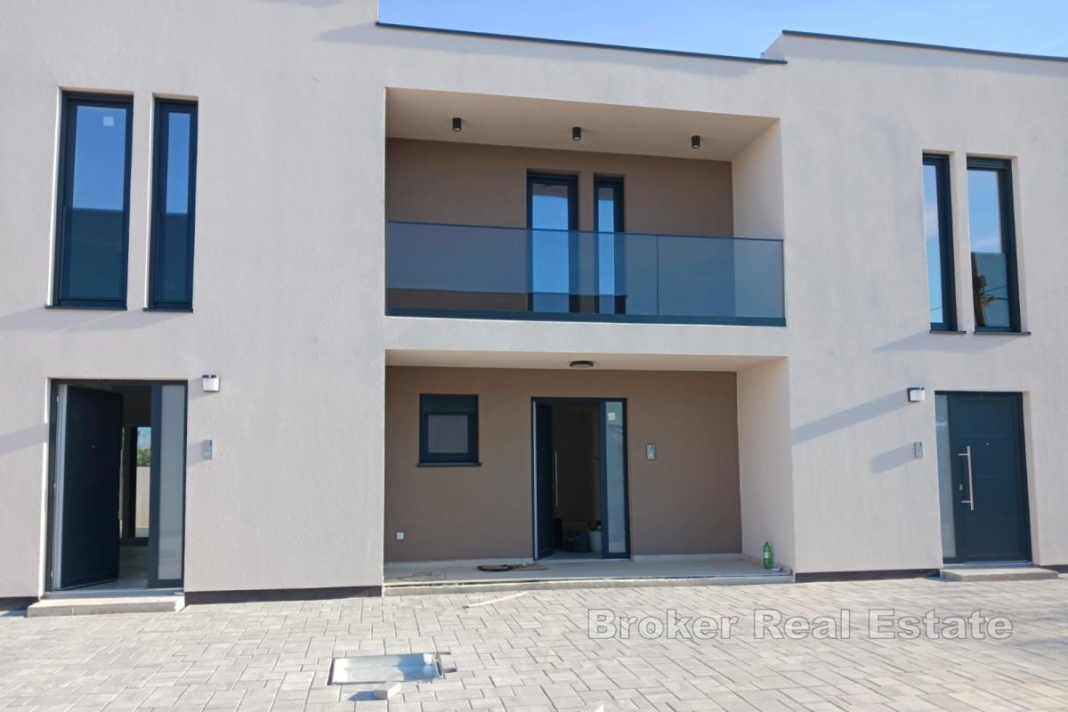 007-5403-30-Zadar-Modern-two-storey-apartment-with-pool-for-sale
