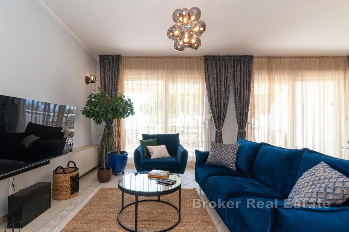 Przestronny apartament z trzema sypialniami w atrakcyjnej lokalizacji