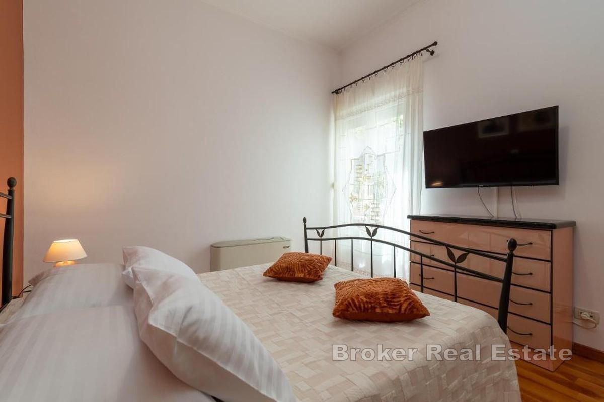 Przestronny apartament z trzema sypialniami w atrakcyjnej lokalizacji