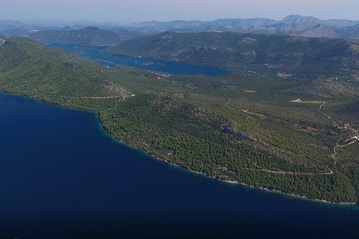 001-5420-30-Peljesac-Agricultural-land-in-an-attractive-location-for-sale