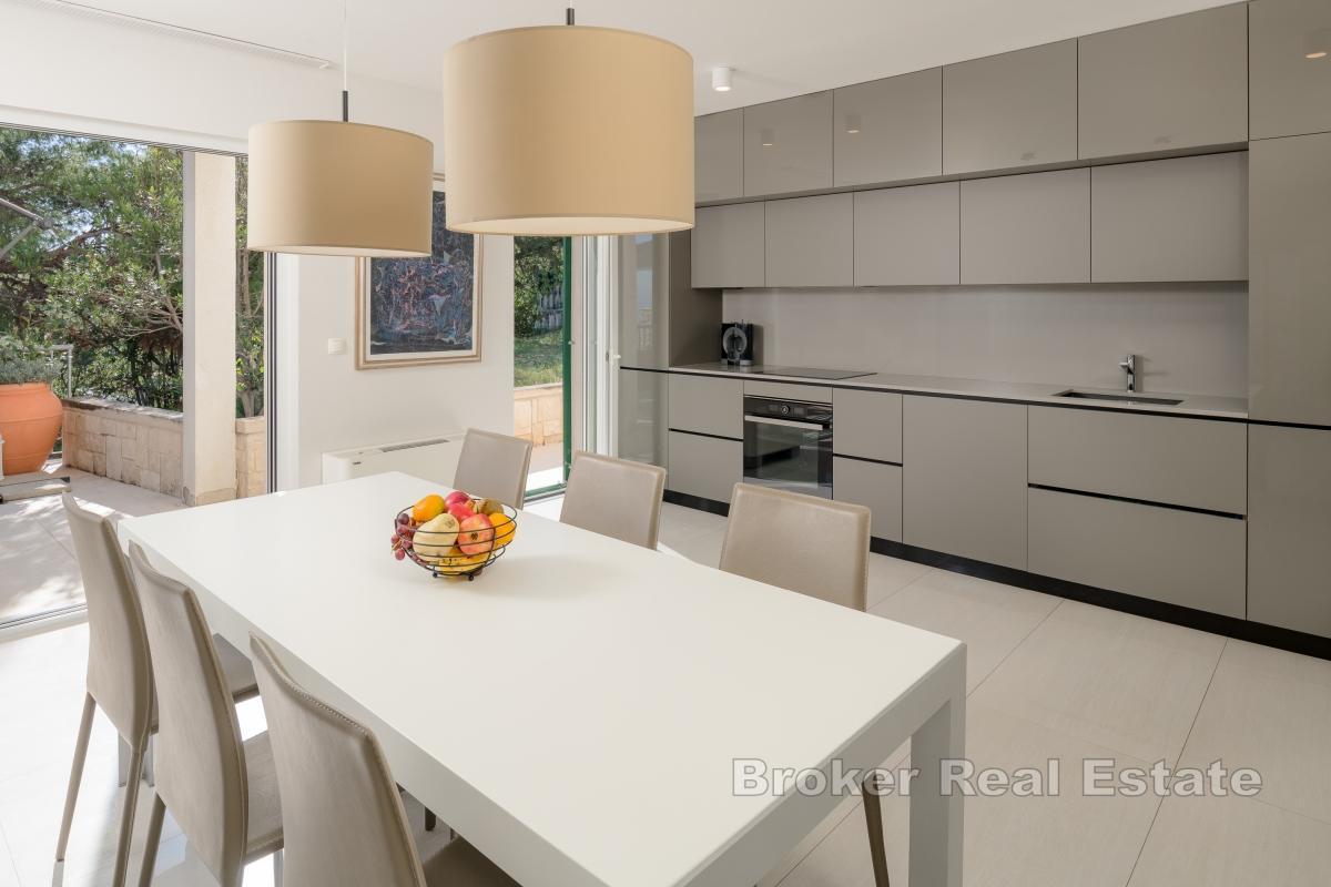 Rymlig och modernt inredd lägenhet