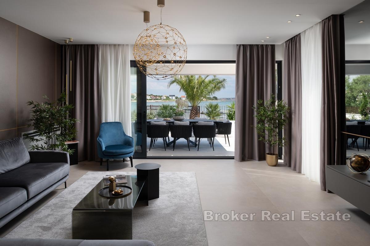 Villa de luxe avec piscine en première ligne de mer