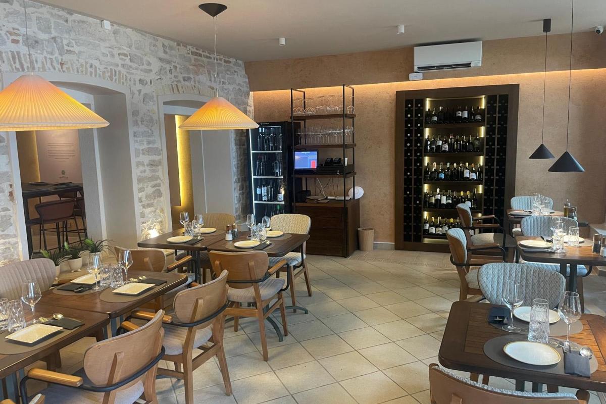 Restaurant med en eksepsjonell beliggenhet, med en etablert virksomhet