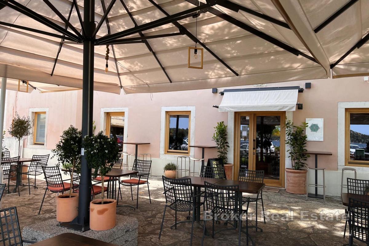 Restaurant med en eksepsjonell beliggenhet, med en etablert virksomhet
