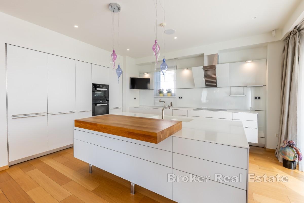 Luksuzna vila u elitnoj četvrti