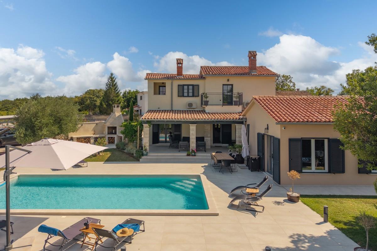 001-5440-30-Labin-Villa-with-a-pool-in-the-hearth-of-nature-for-sale