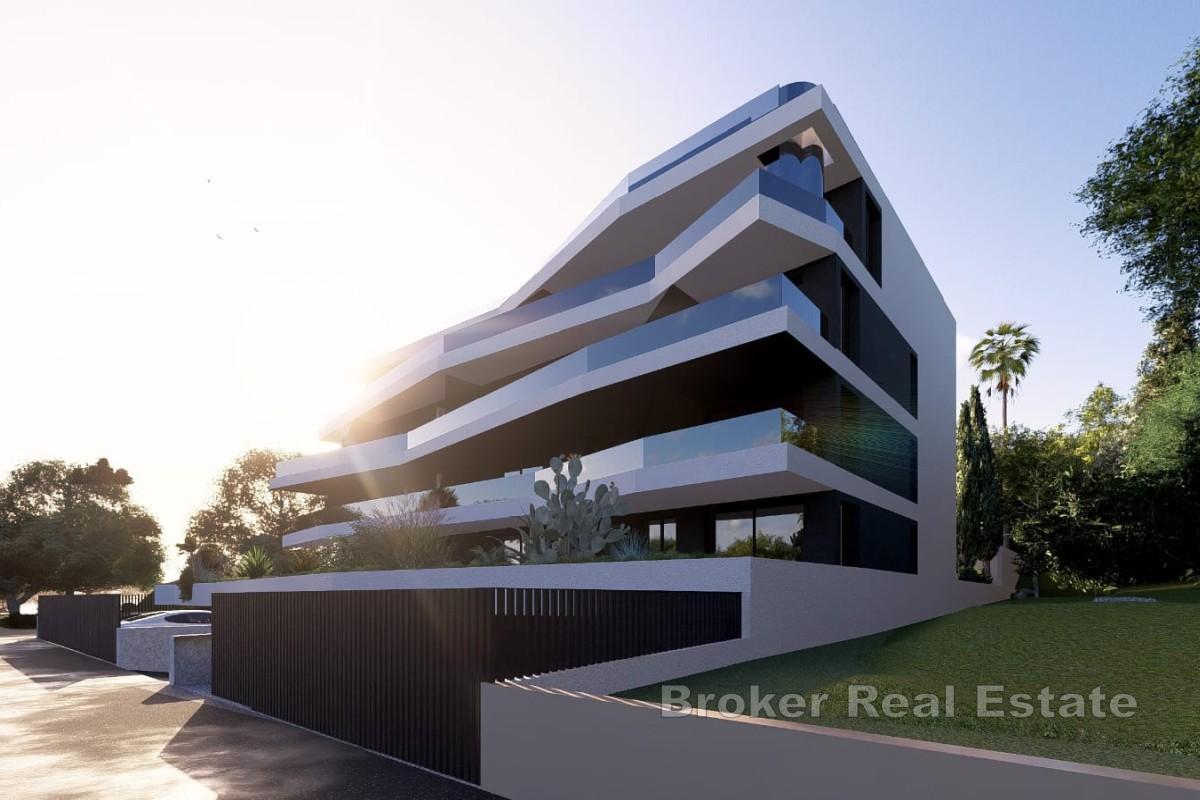 Prostran dvosoban stan na atraktivnoj lokaciji