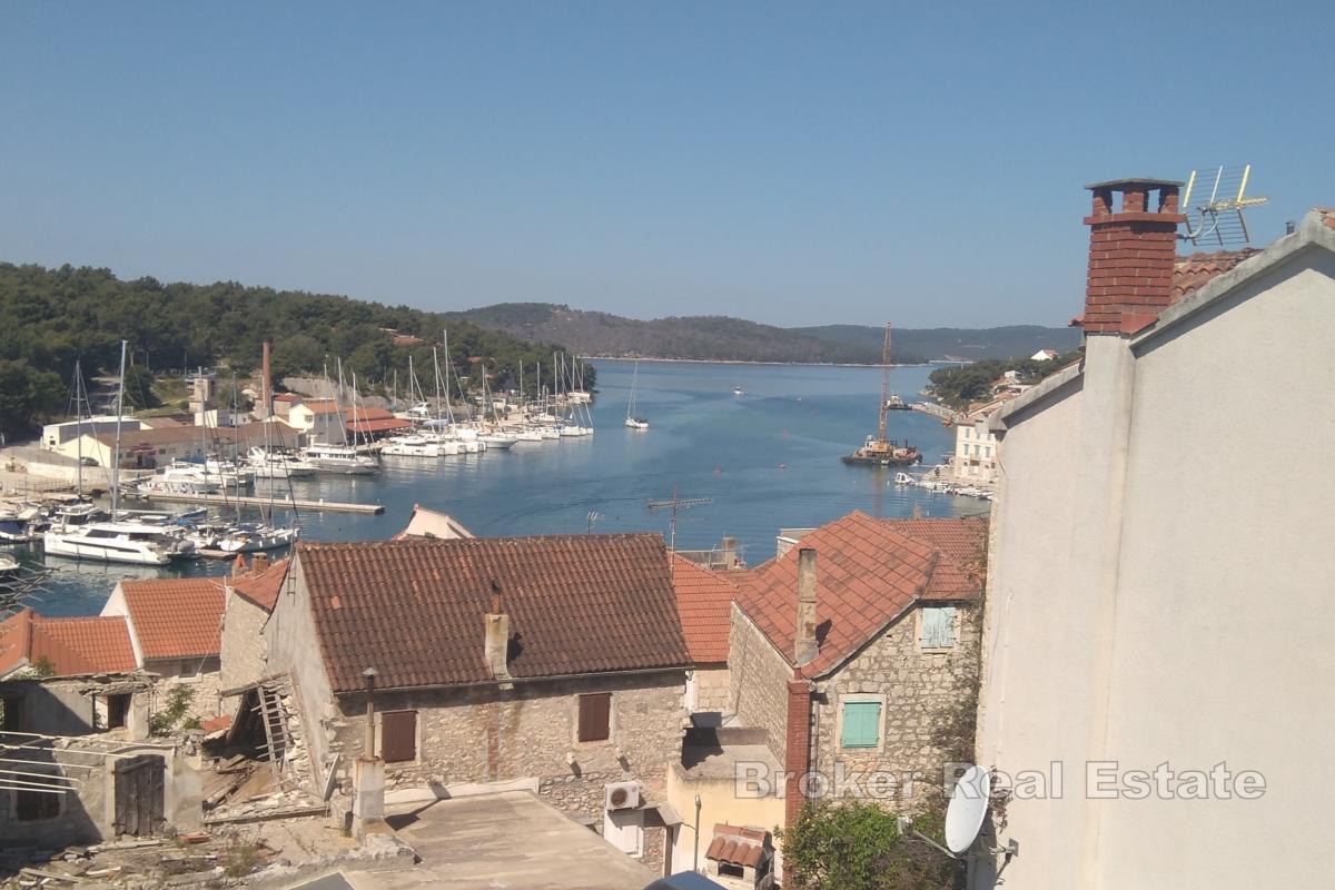 Maison dalmate en pierre avec terrasse et vue mer