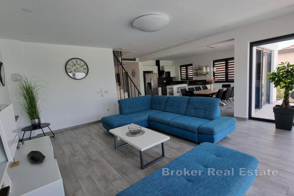 Villa avec piscine et vue mer