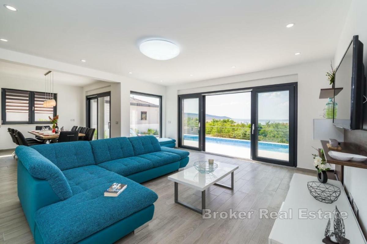 Villa avec piscine et vue mer