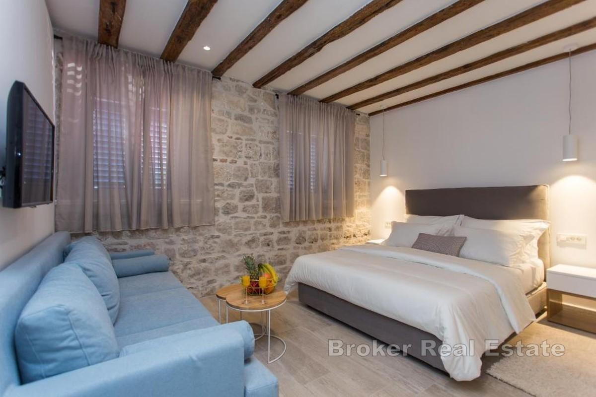 Hotel s uhodanim poslovanjem, prvi red do mora