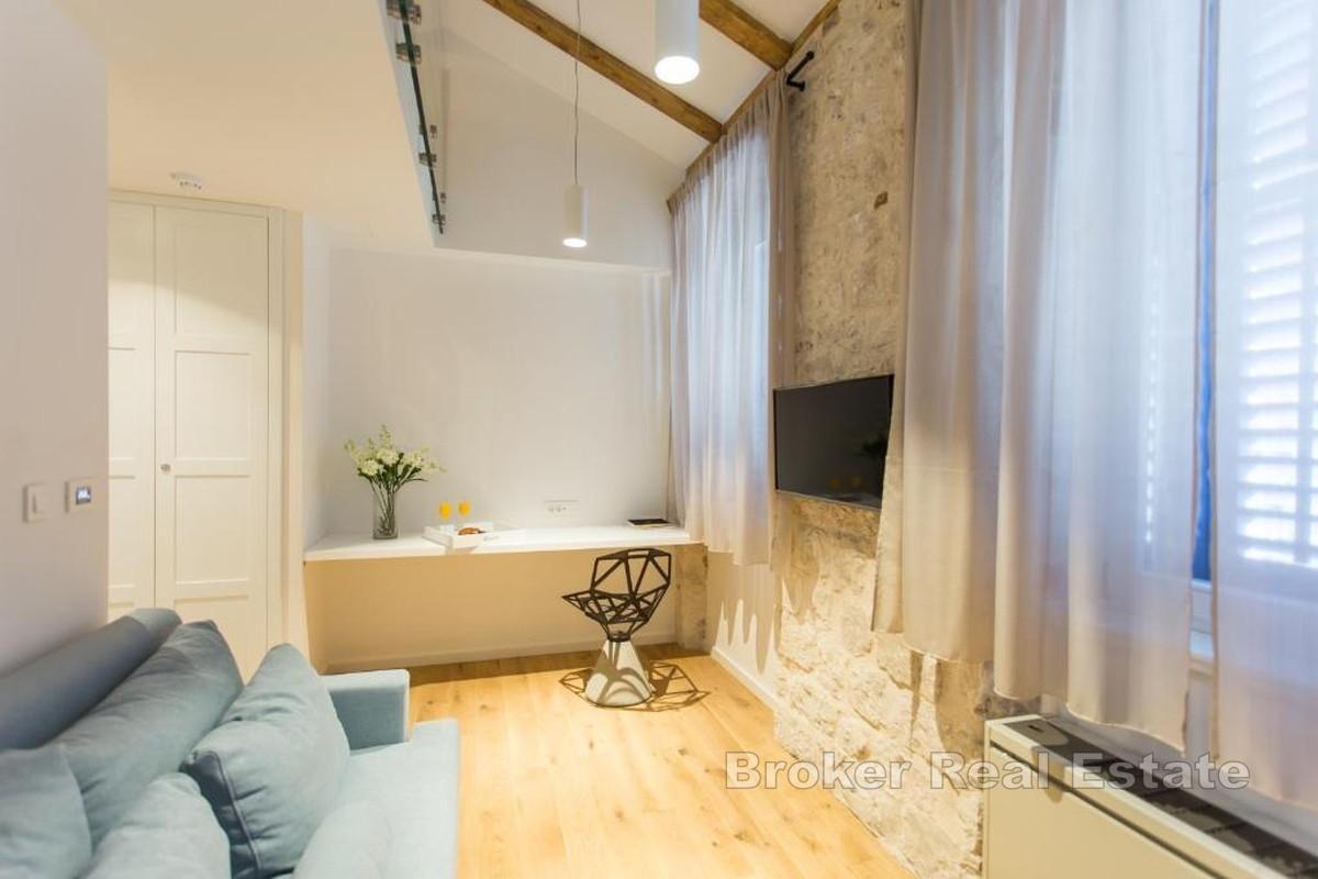 Hotel s uhodanim poslovanjem, prvi red do mora