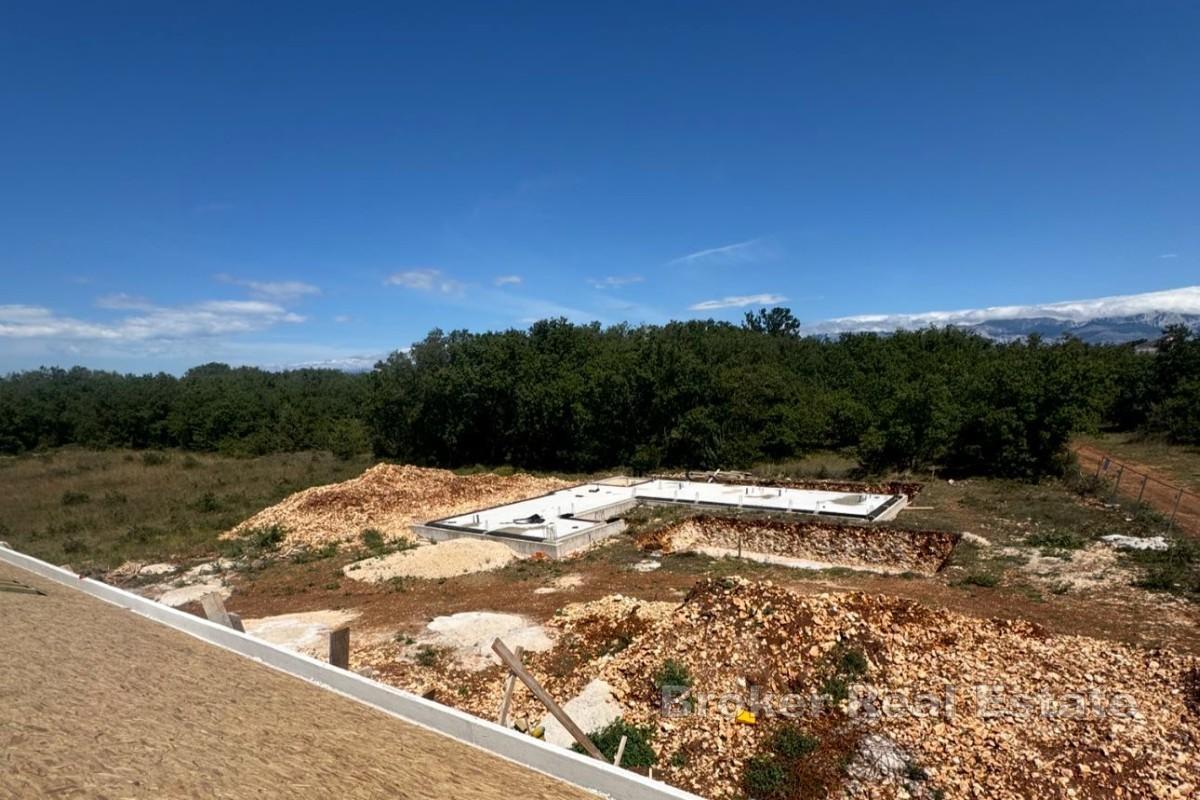 Baugrundstück mit Baugenehmigung und Projektplan