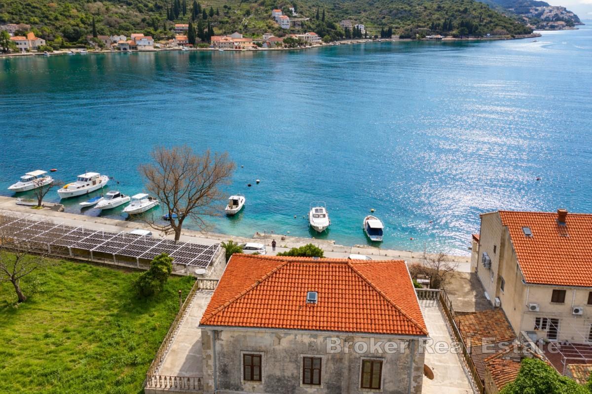 Jedinstvena nekretnina u prvom redu do mora