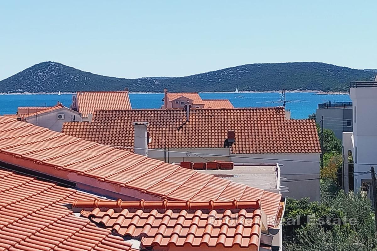Casa plurifamiliare vicino al mare