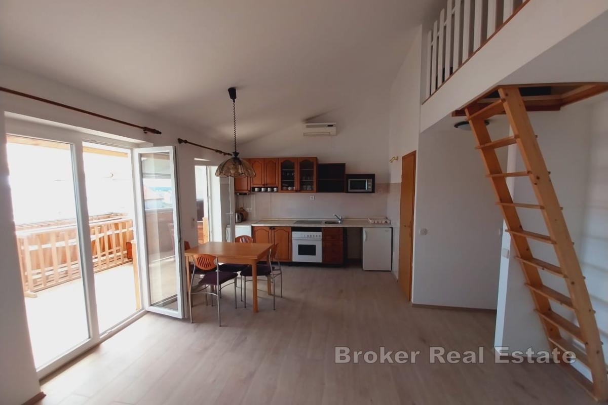 Apartmanska kuća u blizini mora