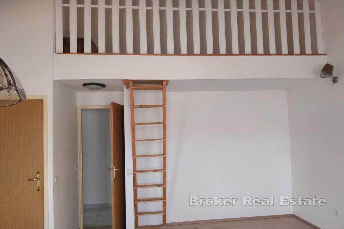 Apartmanska kuća u blizini mora