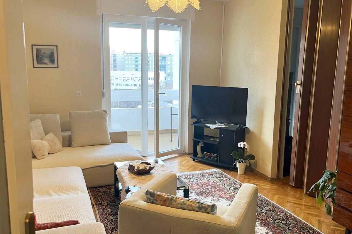 001-5466-30-split-three-bedroom-apartment-for-rent