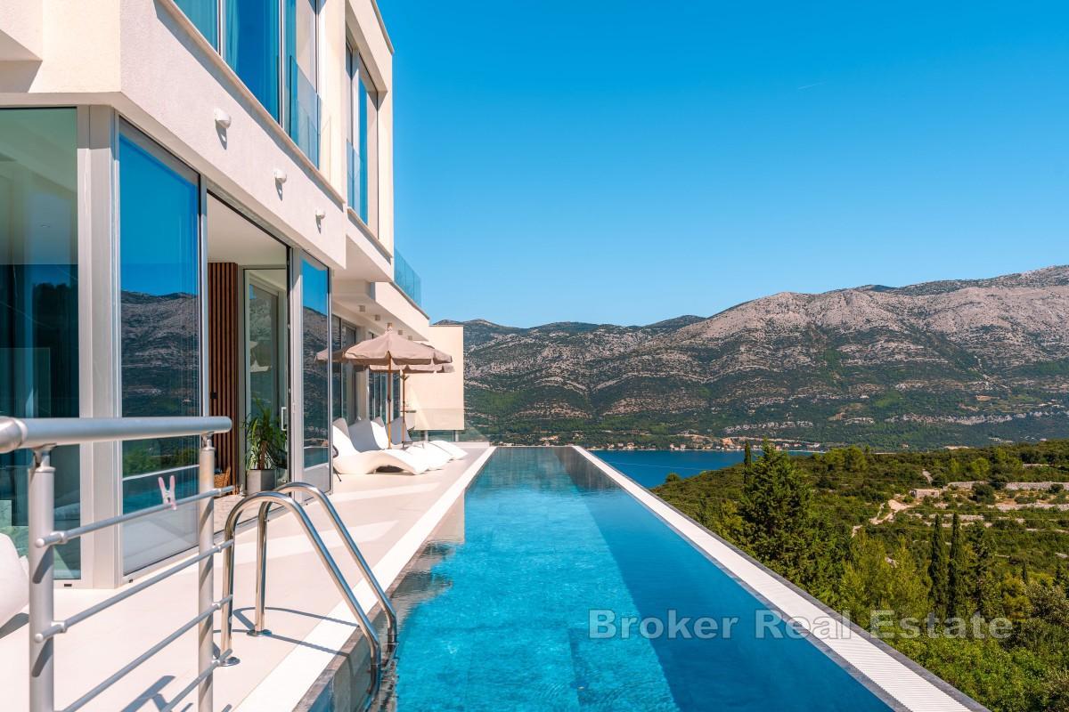 Luxuriöse Villa mit Infinity-Pool und Panoramablick