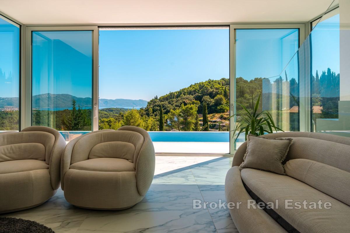 Luxuriöse Villa mit Infinity-Pool und Panoramablick