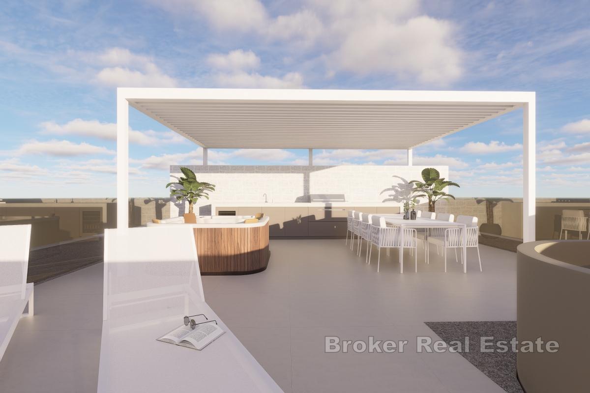 Modernes Apartmenthaus mit Meerblick