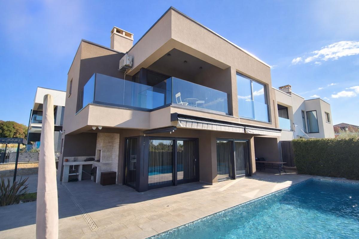 Moderne Villa mit Pool