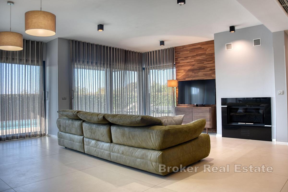 Moderne Villa mit Pool