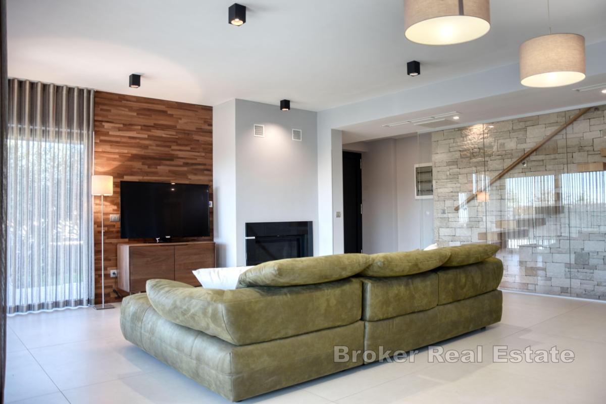 Moderní vila s bazénem