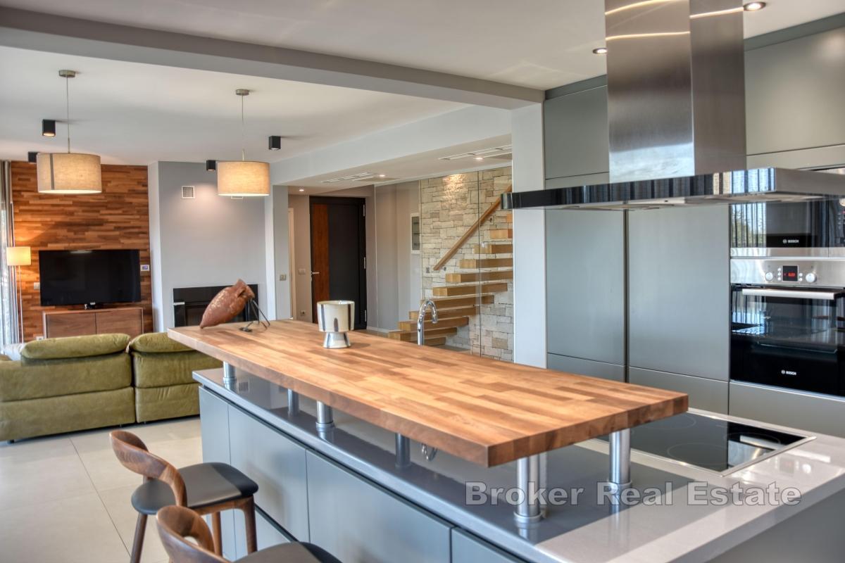 Moderní vila s bazénem