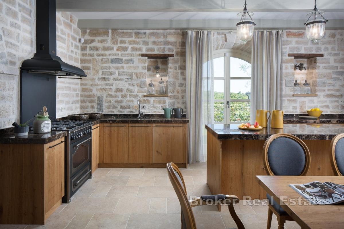 Krásná rustikální vila s bazénem