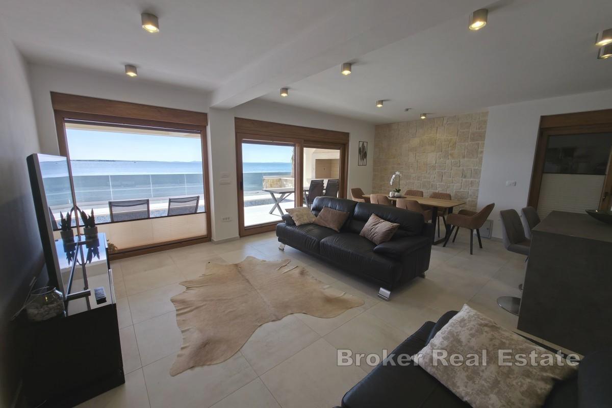 Villa avec piscine en première ligne de mer