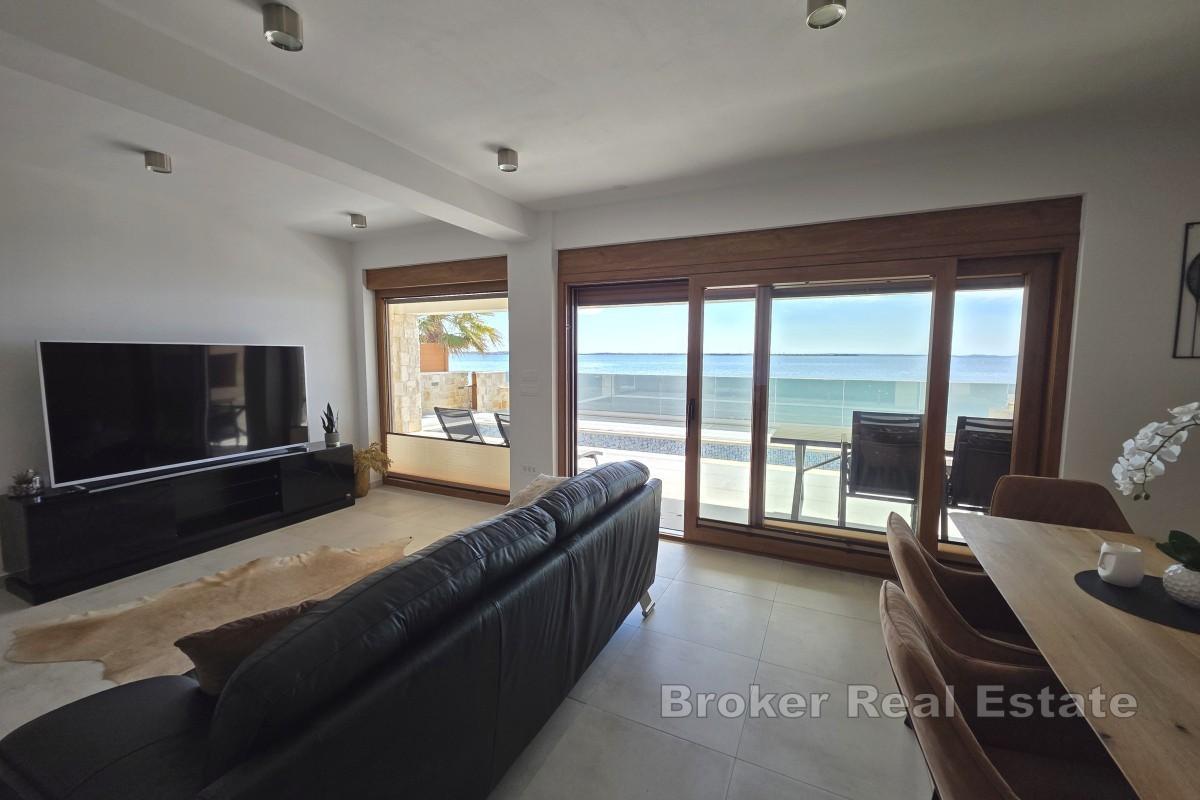 Villa avec piscine en première ligne de mer