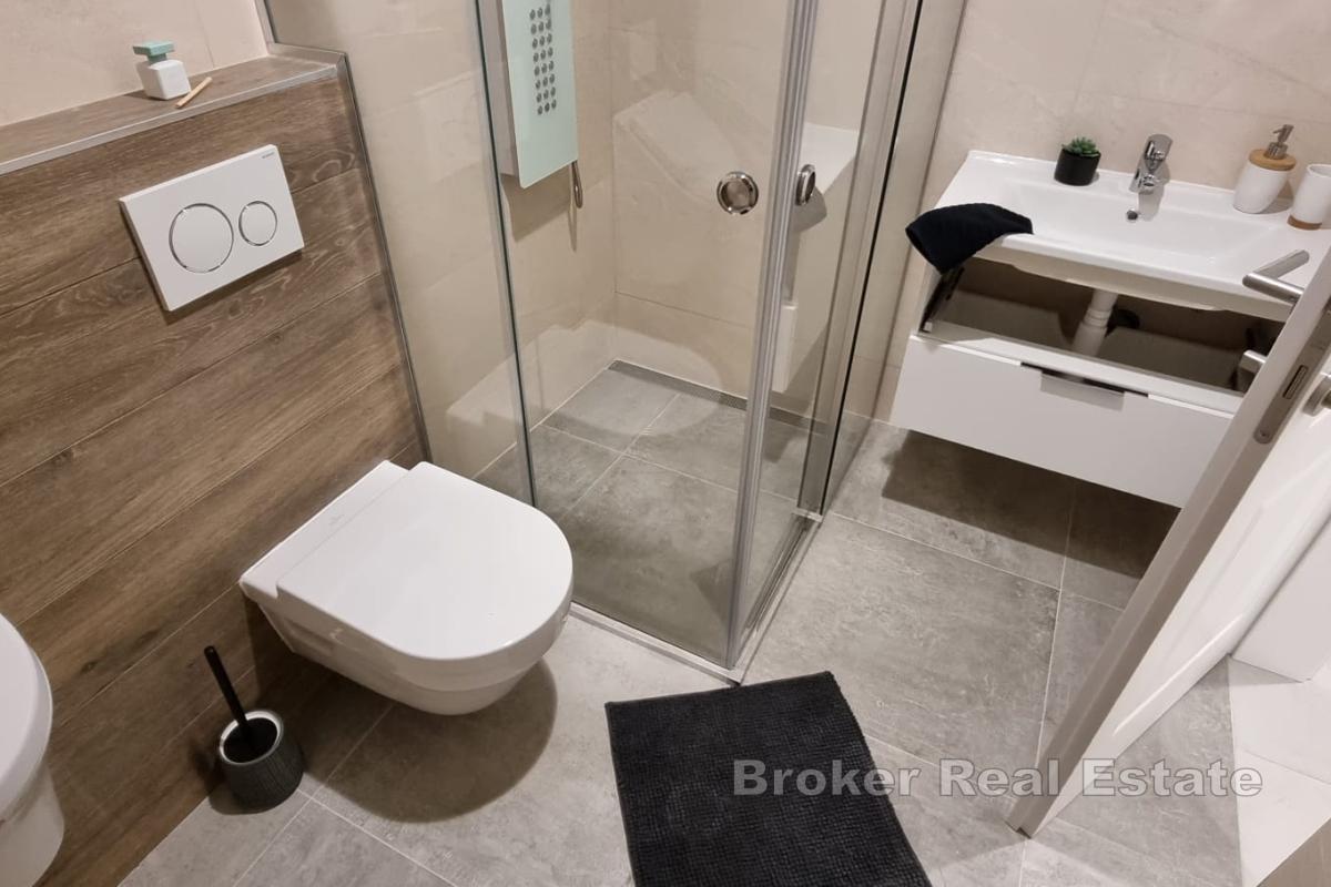 Villa mit Pool in erster Reihe zum Meer